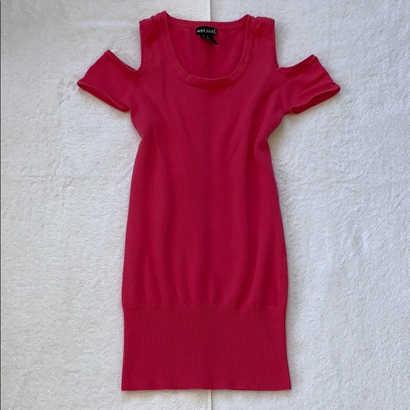 Cold Shoulder Tunic Top - Picture 5 of 7